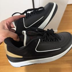 Jordan 2 Retro Lows (Black Metallic Gold)