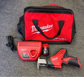 Milwaukee M12 Hackzall Reciprocating Saw Kit