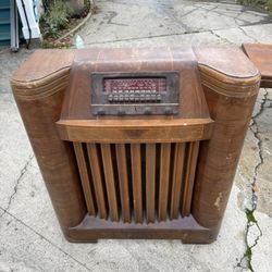 Antique Philco Radio