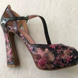 women wedges England Carnaby Brand