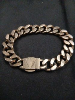 Gold bracelet