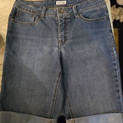 Ladies Medium, St John's Bay Shorts