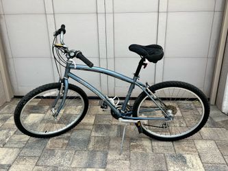 Women’s DiamondBack Wildwood Bicycle