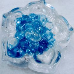 3.75" Flower Sculpted Glass Paperweight