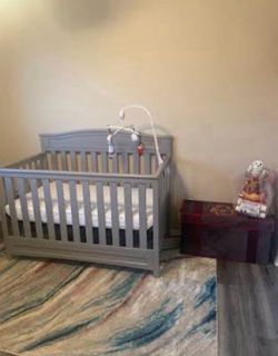Luxury Moonlight Slumber Mattress & Delta Covertible Crib