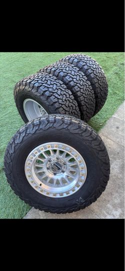 Chevy Silverado new KMC rims 285/70/17!