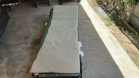 Camping bed￼