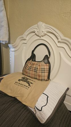 Authentic Burberry Purse Size M Offert Rasonable