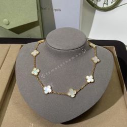 VCA 10 Motif Clovers Necklace White Pearl Yellow Gold