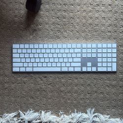 Magic Keyboard with Numeric Keypad - US English