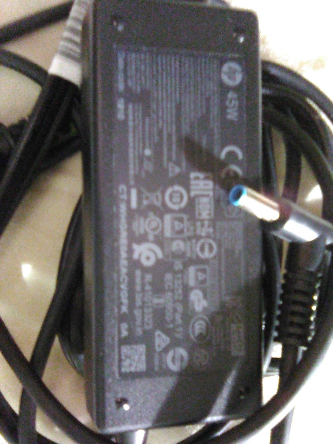 HP L25296-002 - HP Smart AC Power Adapter (45 Watt