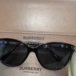 Burberry Sunglasses B4216