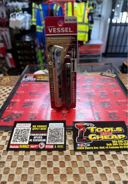 VESSEL Flat Ratchet Screwdriver w/ 11pc Bit Set