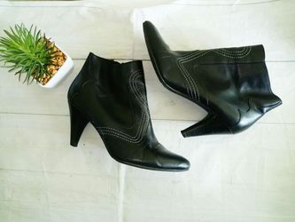 Womens Black Leather REBA Ankle Boots