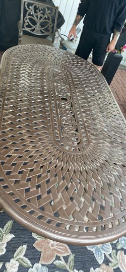 Beautiful cast iron patio set