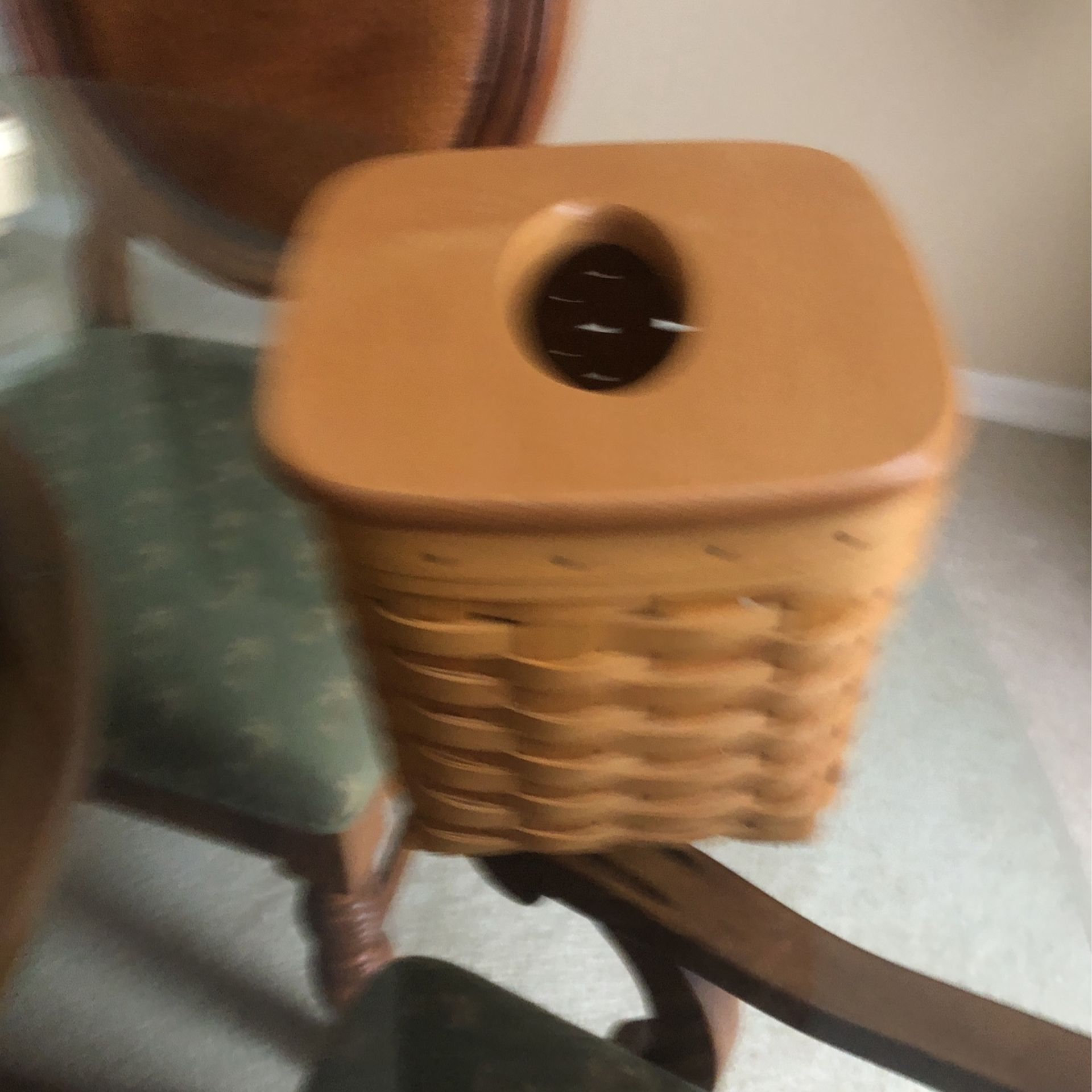 Longerberger Basket w Lid $10Obo