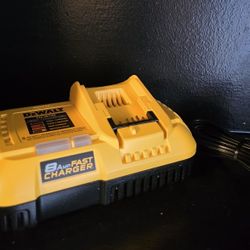 Dewalt Fast Charger 8