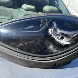 2019-22 Porsche Macan Headlight 