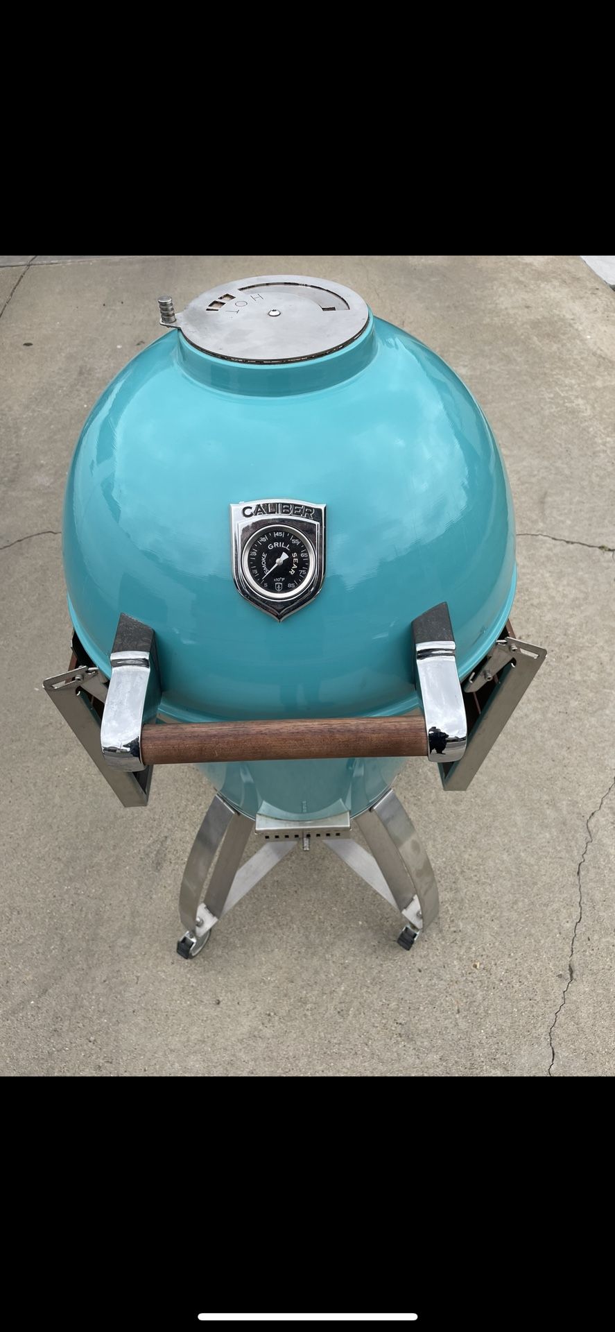 22” Caliber Pro Kamado Charcoal Grill And Smoker