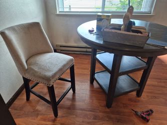 Dining table and 4 chairs