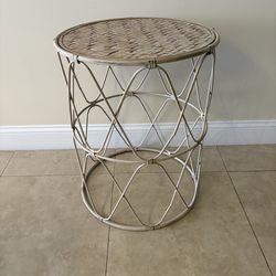 Round Side Table – Rattan 24x17