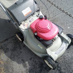 Honda (Commercial Mower) 