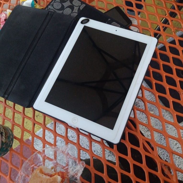 Apple IPad 3rd Gen Like New 