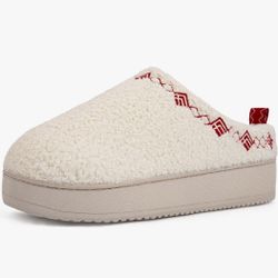 NEW IN BOX FamilyFairy Women's Slippers House Shoes Fuzzy Platform Slip on