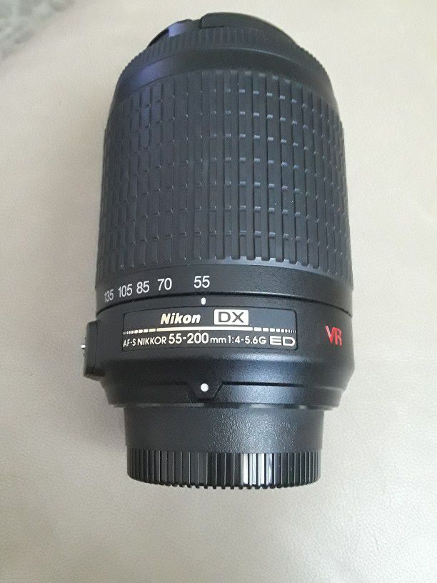 Nikon Nikkor lense AF-S DX VR Zoom-Nikkor 55-200