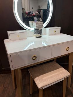 Vanity excellent condition