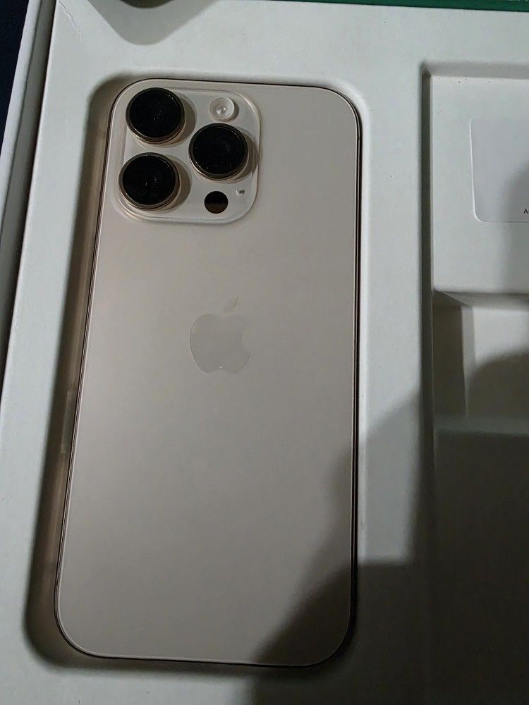 Iphone 16 Pro 1TB desert Titanium Unlocked