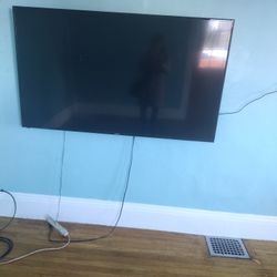 TV 52"$200