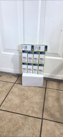 Leviton 20 Outlets  20 amp   for 35 dls