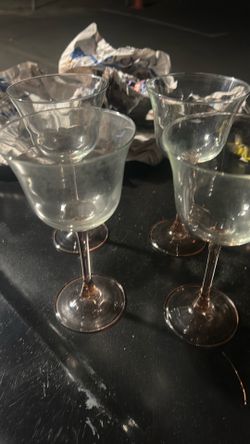 4 wine glasses