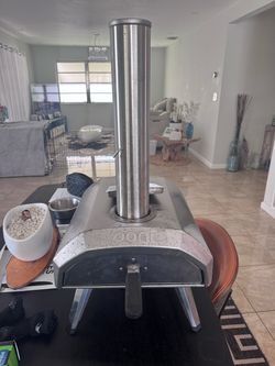 Ooni pizza oven w padel
