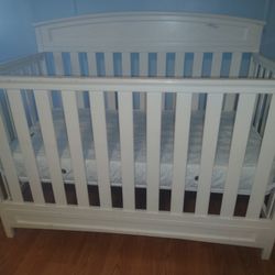 Delta Crib And  Serta Mattress 