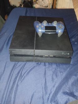Ps4 With Conroller And Games