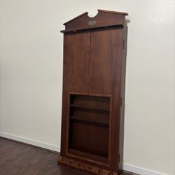 🎯 Dartboard Cabinet Set – Includes 10 Darts! 🎯