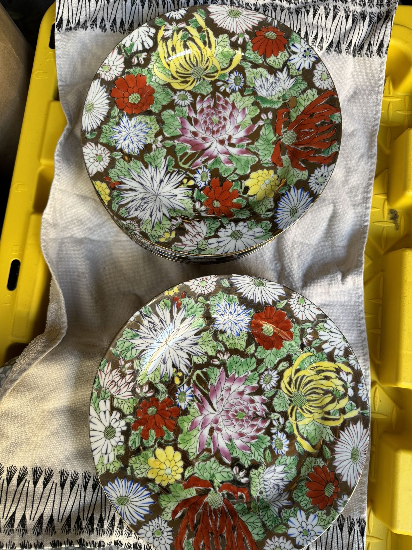 Finest Plates Floral Set