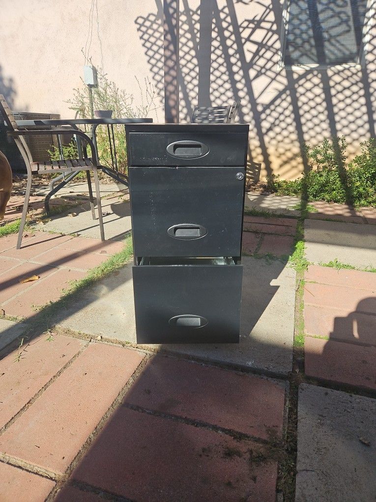 Filing Cabinet 3 Drawer