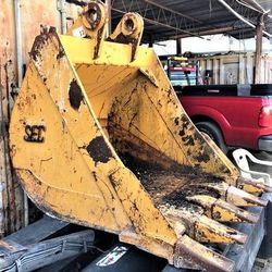 BUCKET EXCAVATOR  5 NEW TEETH FOR CAT330