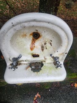 Antique Wall Mounted Sink Faucet 