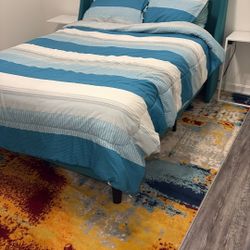 Bed Room Set With Tv Queen  Size  With Stands And Tv  