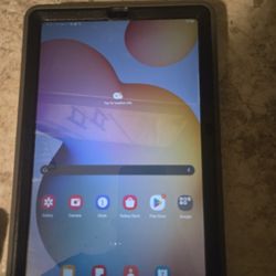 Samsung Galaxy s6 Life Tablet Come With a Pen Doesn't Come With Changer But Work With Any Changes.