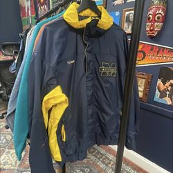 (L/XL) 26.5x27 Vtg University Of Michigan Colombia Jacket