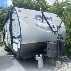 Forest River RV, PUMA XLE By Palomino, White