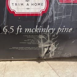 61/2 Ft McKinley Pine Artificial Christmas Tree