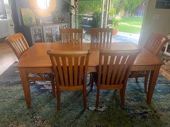 Dining Room Table (Seats 4-6)