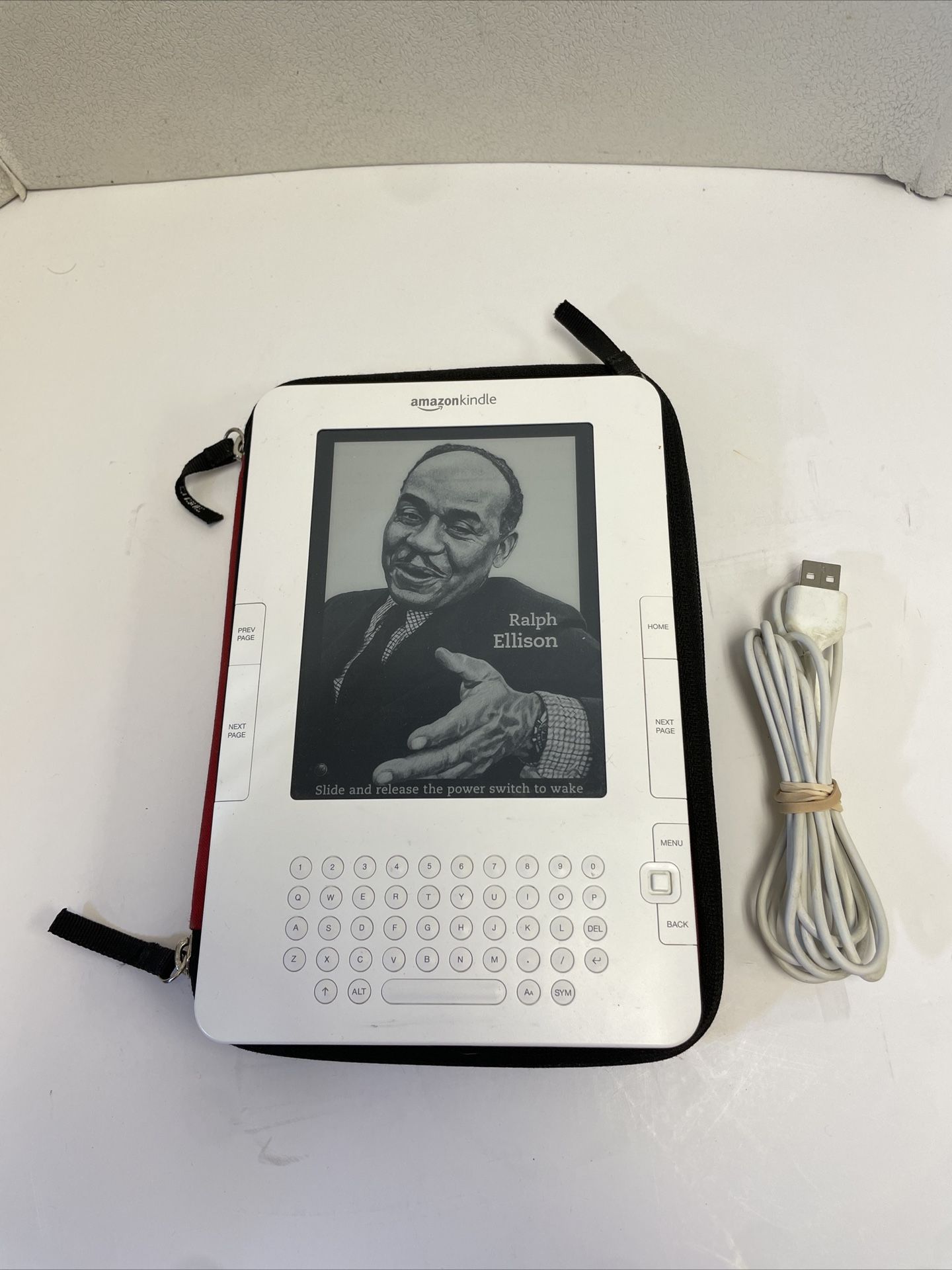 Amazon Kindle 2nd Generation 2GB D00701 White With Cable And Case Tested