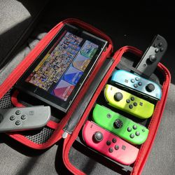 Nintendo Switch + 6 Controllers & Case